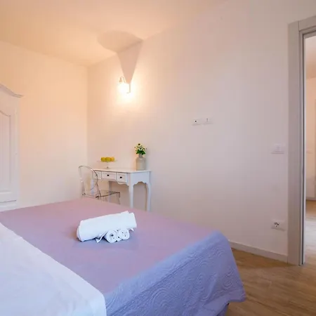 Appartement In A With Pool